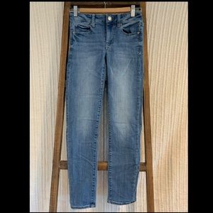 American Eagle blue skinny jeans women’s size 2